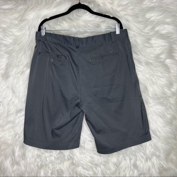 Nike Grey Mens Golf Shorts Size 34 - Picture 2 of 3
